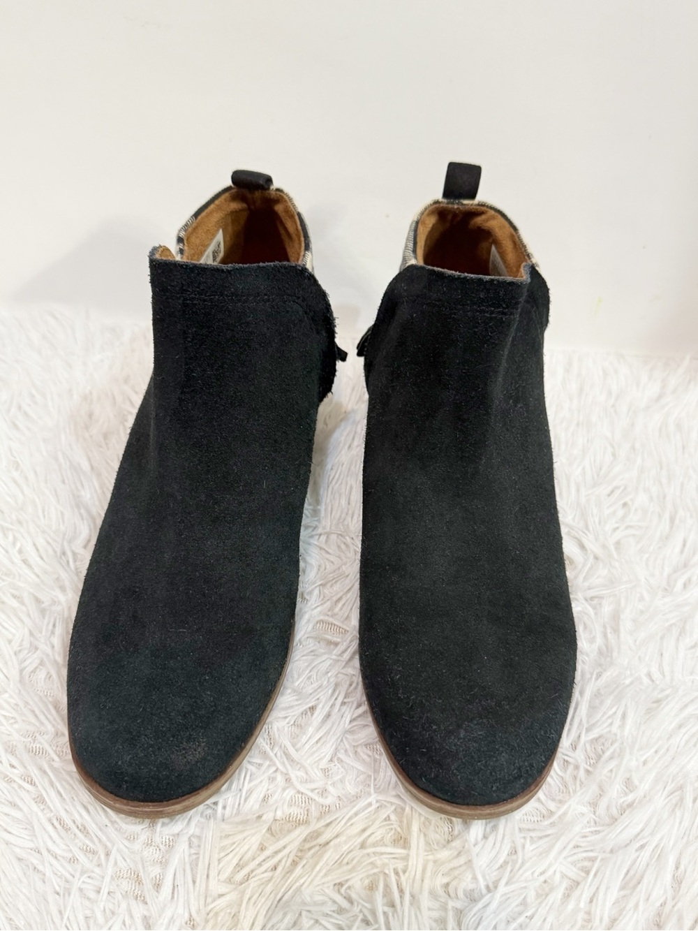 TOMS Black Suede Ankle Booties Plaid Accents Comfortable Shoes size : 10